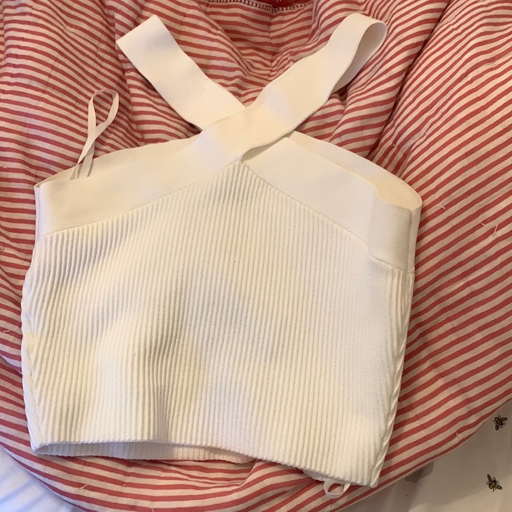 Artitiza Babaton Cross Neck White Crop Tank Top